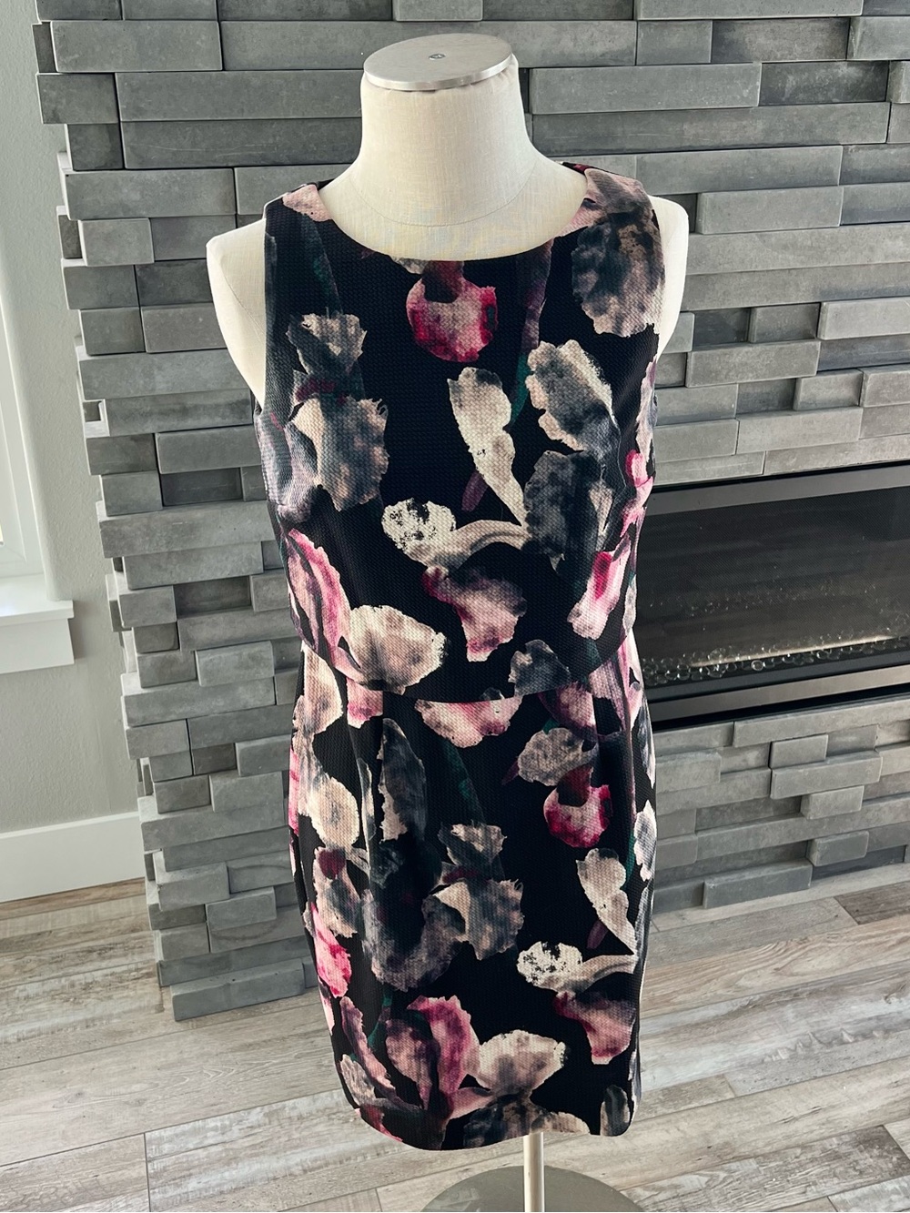 Ivanka Trump Women’s Watercolor Floral Dress Size 4